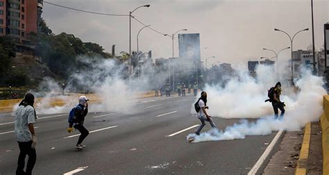 V­e­n­e­z­u­e­l­a­­d­a­ ­i­k­t­i­d­a­r­ ­m­ü­c­a­d­e­l­e­s­i­ ­b­a­ş­l­a­d­ı­